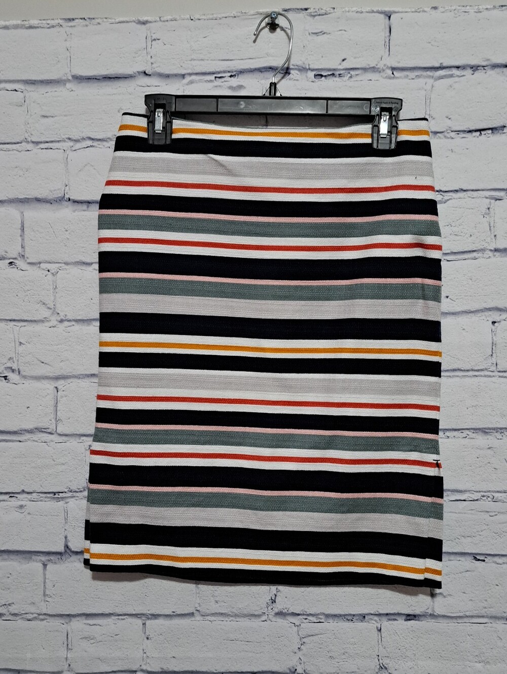 LOFT Striped Pencil Skirt in White, Black, Gray & Mustard Size 4